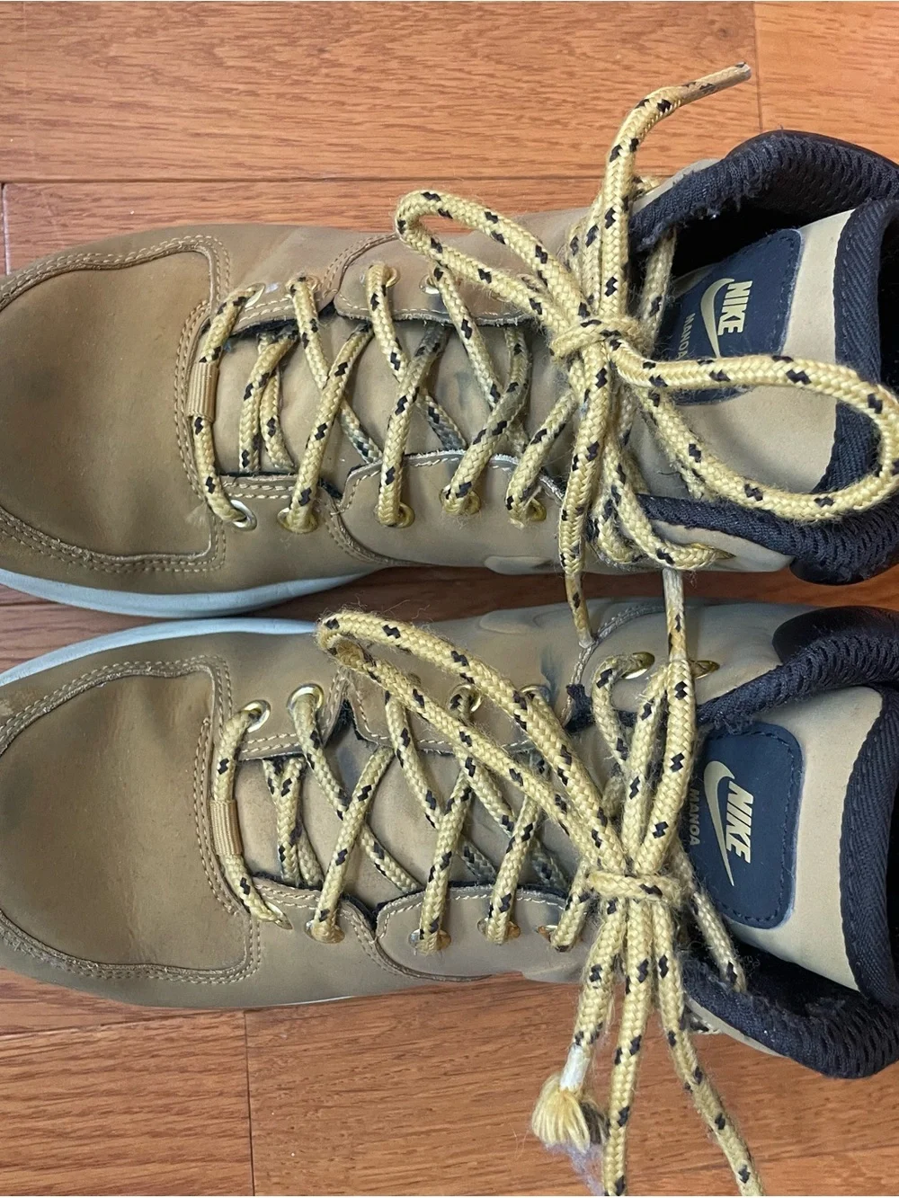 Nike Manoa Leather Boots Size 5Y Kids 37.5
